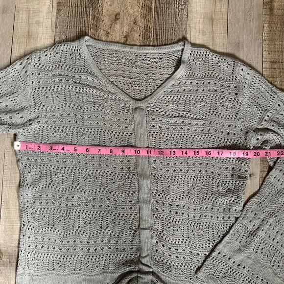 Lightweight Silver Grey Pointelle Knit Drawstring Front V Neck Sweater SZ M - Picture 9 of 10